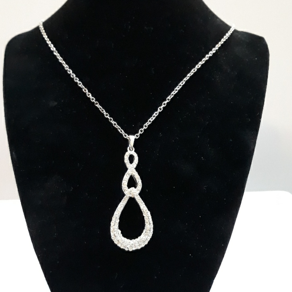 Jeweled necklace